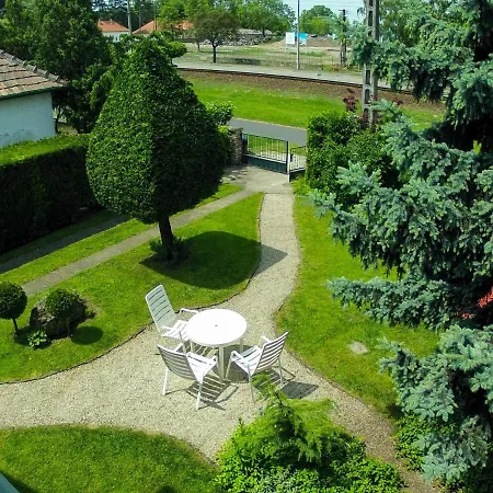 171 - Balatonlellen Tagas, Vizkozeli, Kutyabarat Onallo Nyaralo Apartment